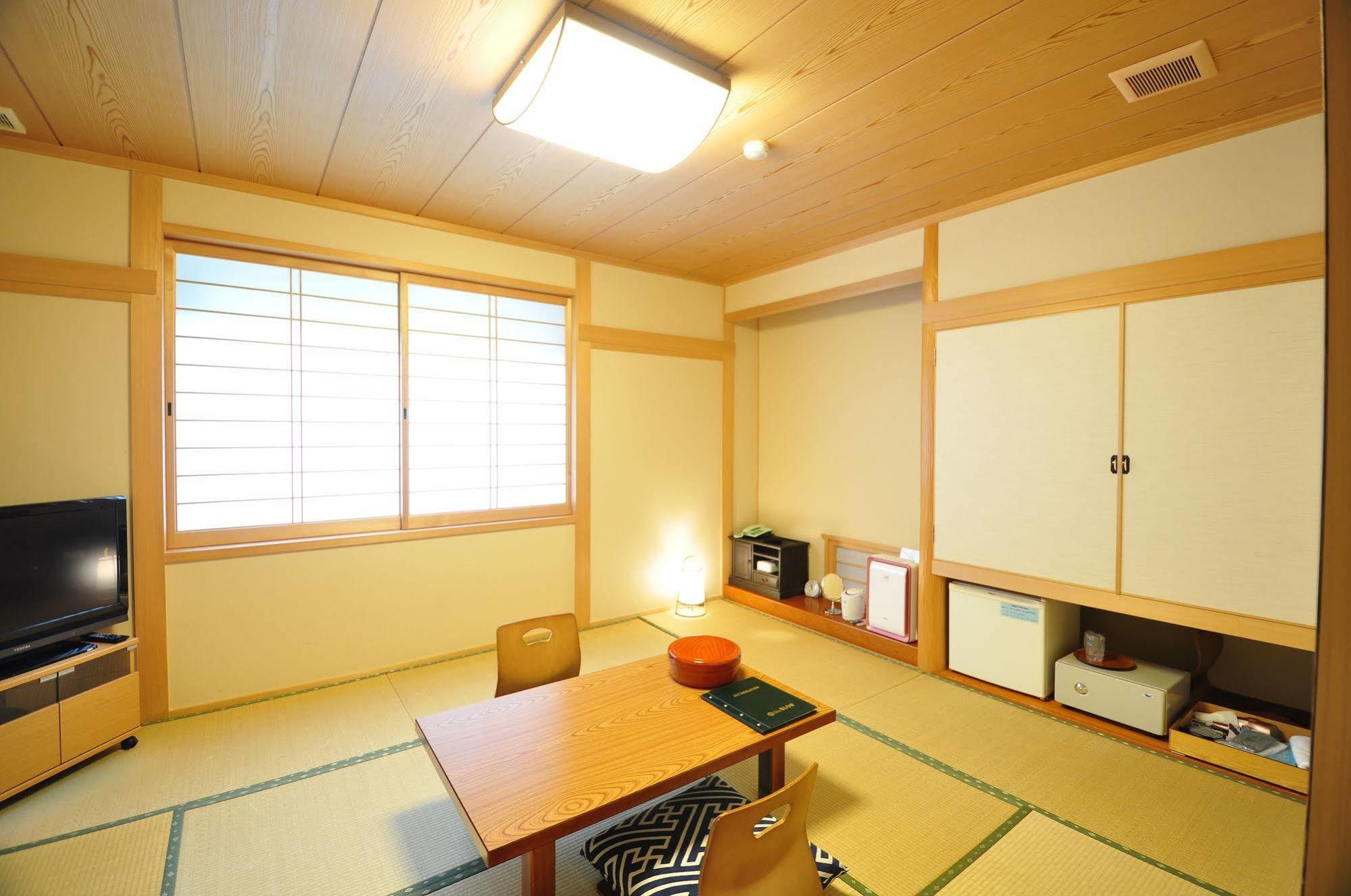 Obokekyo Mannaka Hotel Miyoshi  Buitenkant foto